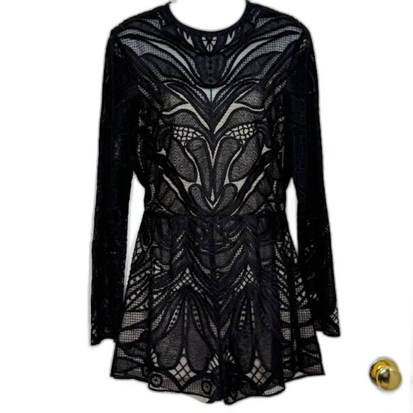 REVOLVE SAYLOR BLACK LACE RYANN ROMPER OPEN BACK SIZE MEDIUM - Picture 3 of 14
